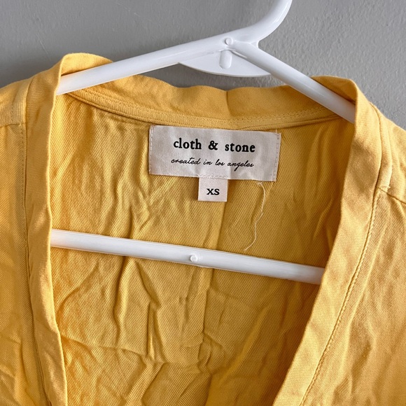 Cloth & Stone Sleeveless Blouse Lightweight Yellow XS NWOT - Picture 3 of 4
